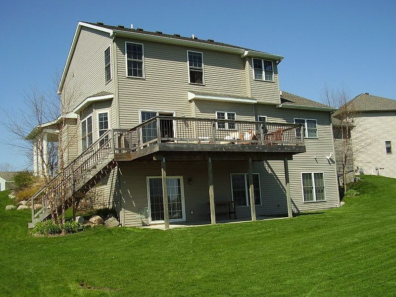 2nd image of 2547 Lenwood Ln NE