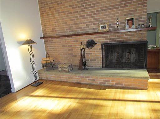 4th image of 620 Collegewood St