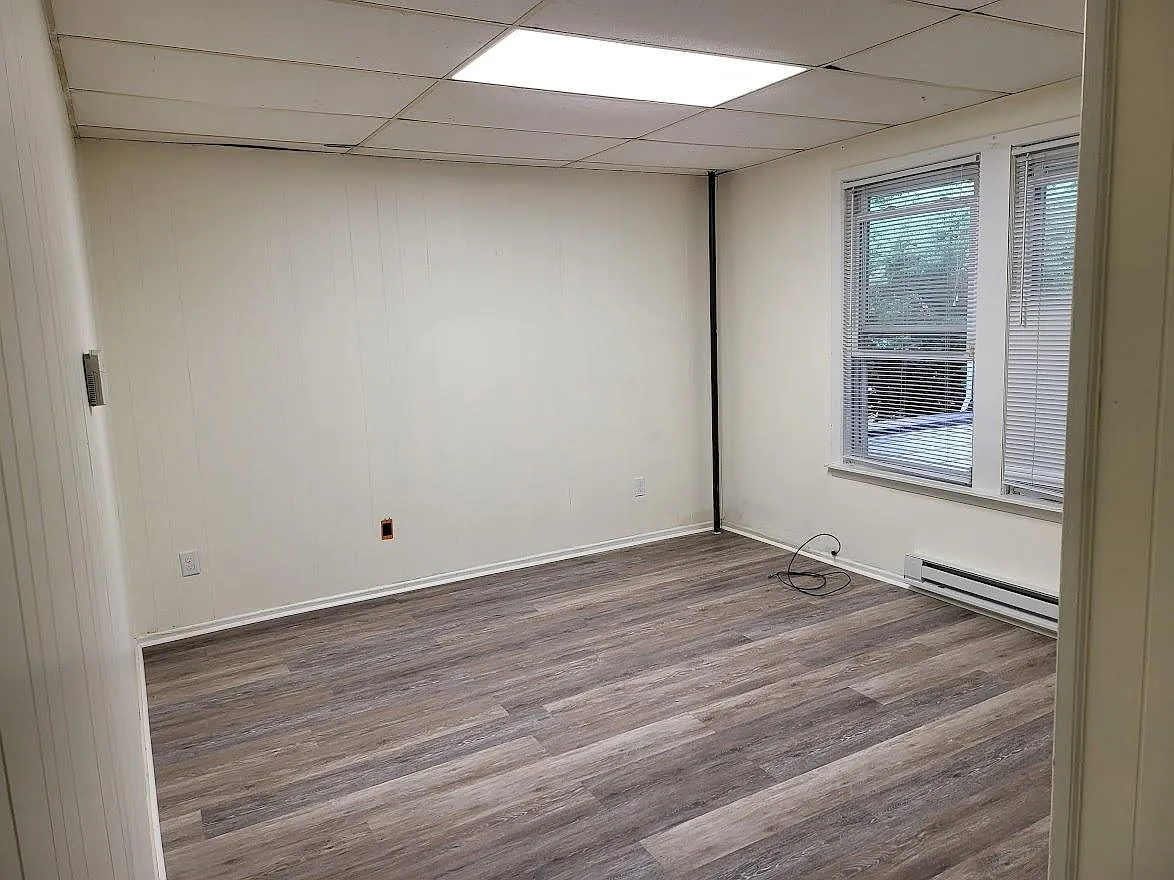 49 Orange Ave — Photo 3