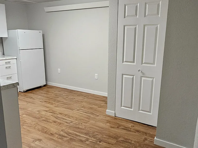 5402 Cedar St — Photo 6