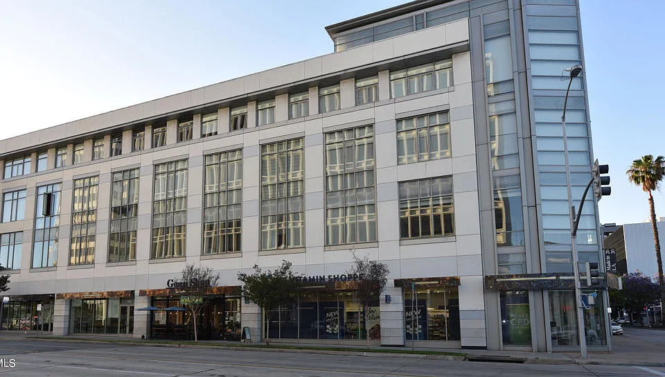 175 S Lake Ave #409