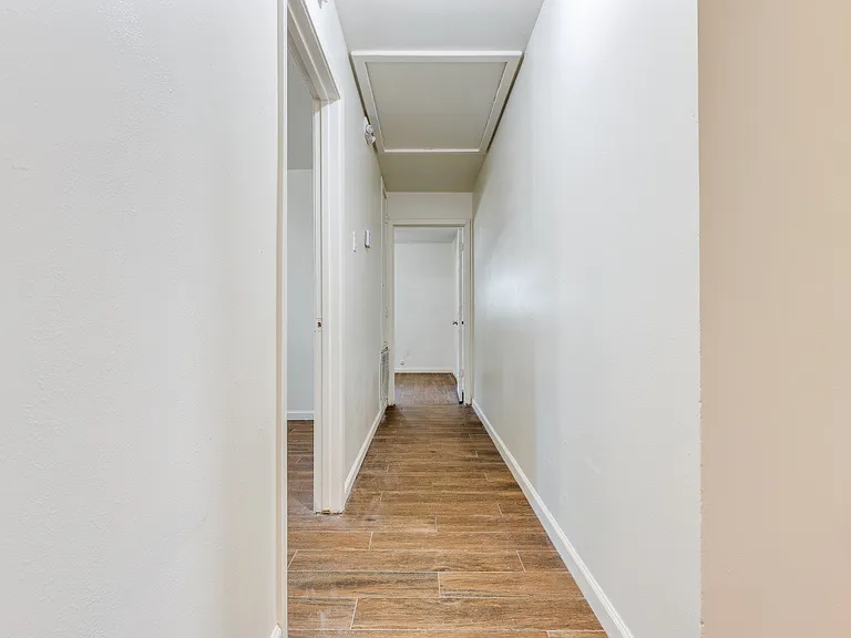 406 Vance St — Photo 13