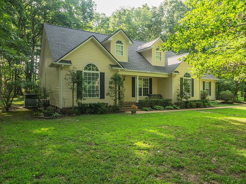 1st image of 5 Woodland Cir