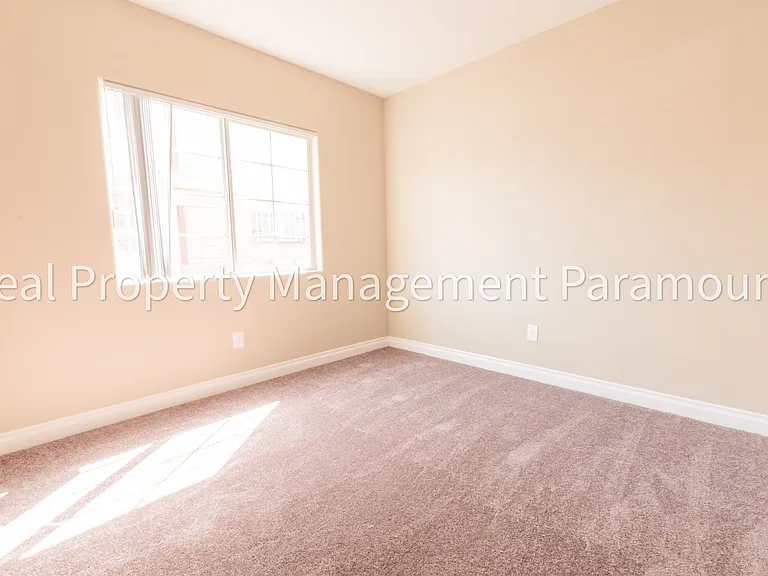 3831 S Wall St — Photo 9