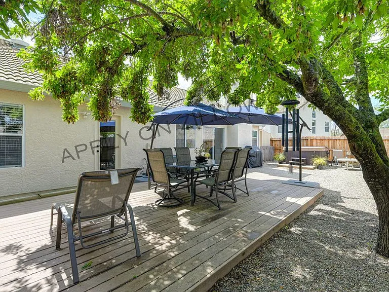 3319 Chapelle Dr — Photo 31