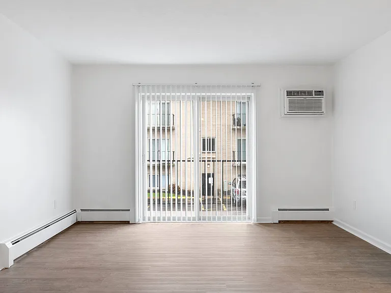 Westwood Apartments - SP Lafayette LLC — Photo 8
