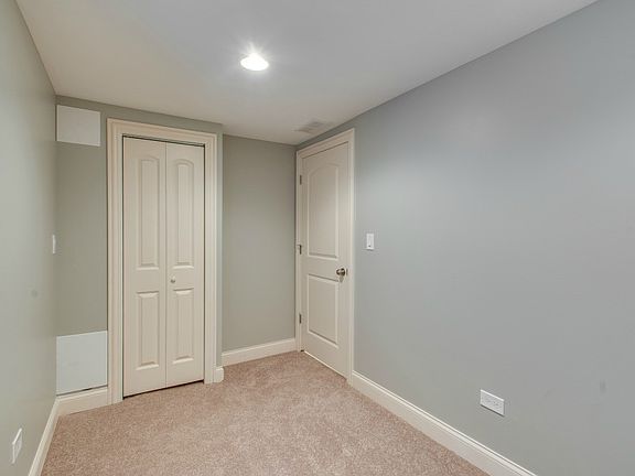 5th image of 3506 W Diversey Ave #1