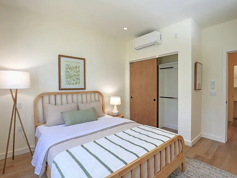 4745 Carpinteria Ave — Photo 20