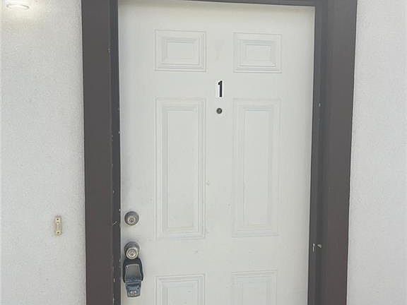 3rd image of 210 Fig Dr APT 3
