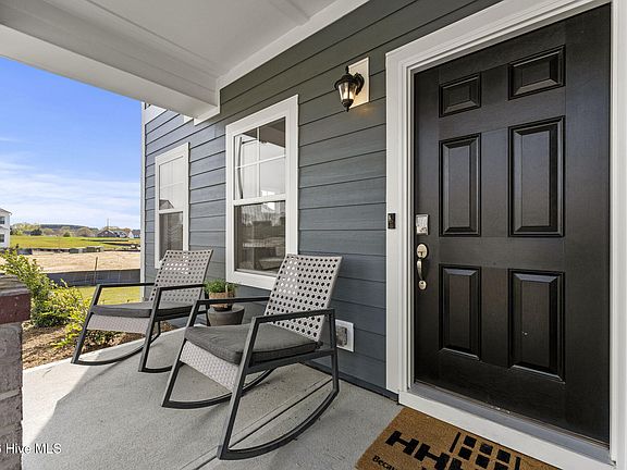 3rd image of 38 Lochview Court