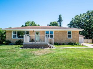 422 W Vine St, Toulon, IL 61483