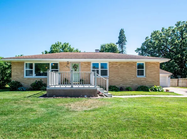 422 W Vine St, Toulon, IL 61483