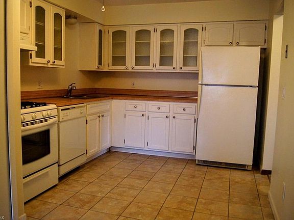 4th image of 9024 Portage Pointe Dr
