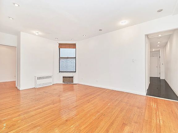 2nd image of 152 E 22nd St APT 5C