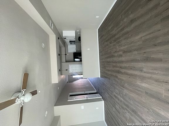 5th image of 8128 Glen Mont Dr