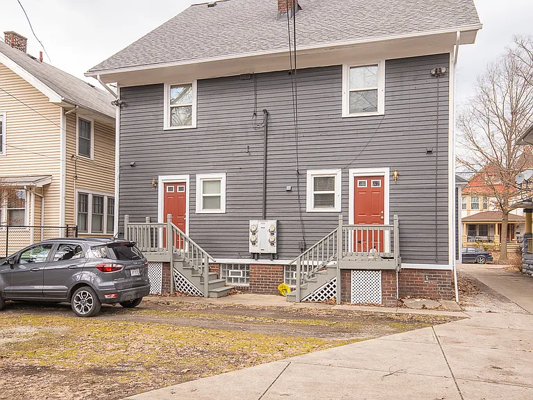 6915 Franklin Blvd Unit D — Photo 2