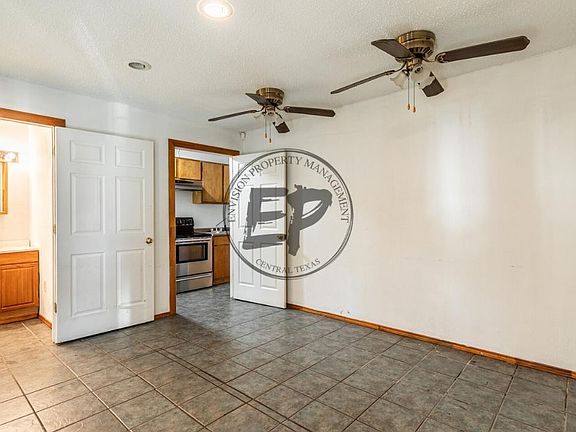 4th image of 113 County Road 1604a