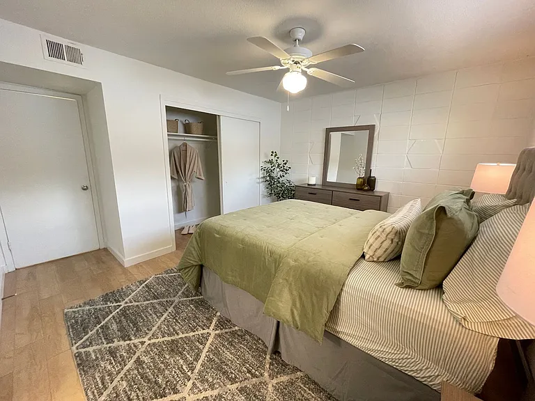 Penthouse — Photo 61