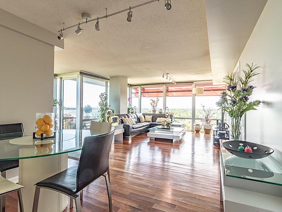 3rd image of 9715 Woods Dr Unit 1201