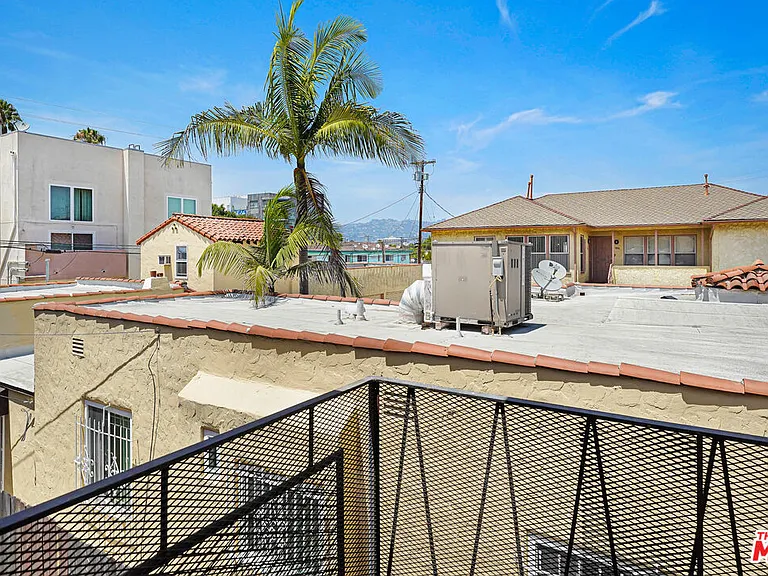 1435 S Hayworth Ave #4 — Photo 10
