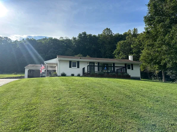 5914 Mountain Pass Rd, Troutville, VA 24175