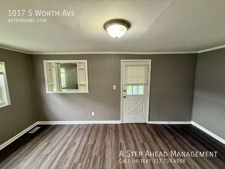 1017 S Worth Ave — Photo 2