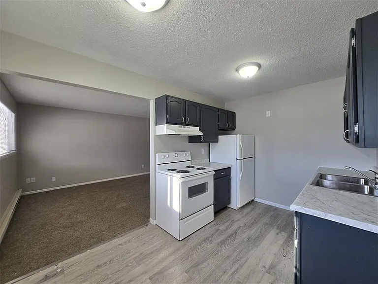 510 Lewis Ave E #104 — Photo 6