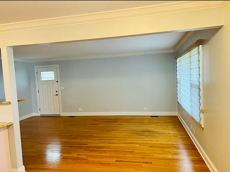 1306 Campbell Ave — Photo 2