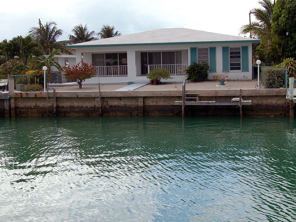 Fantastic canal home