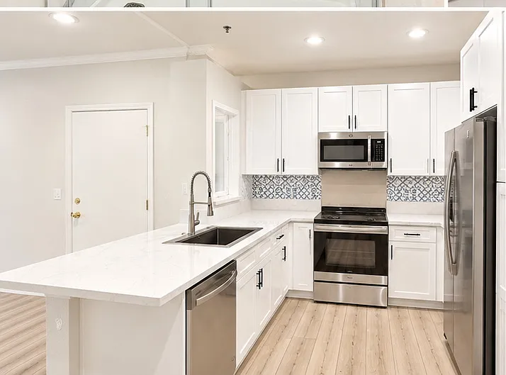 2 bed, 899 sqft, $2,850 — Photo 2
