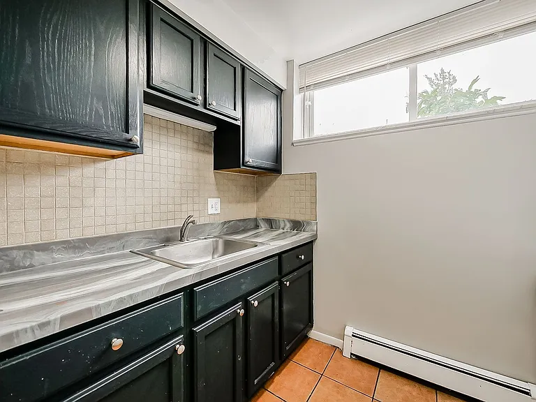 132 Huronview Ct — Photo 3