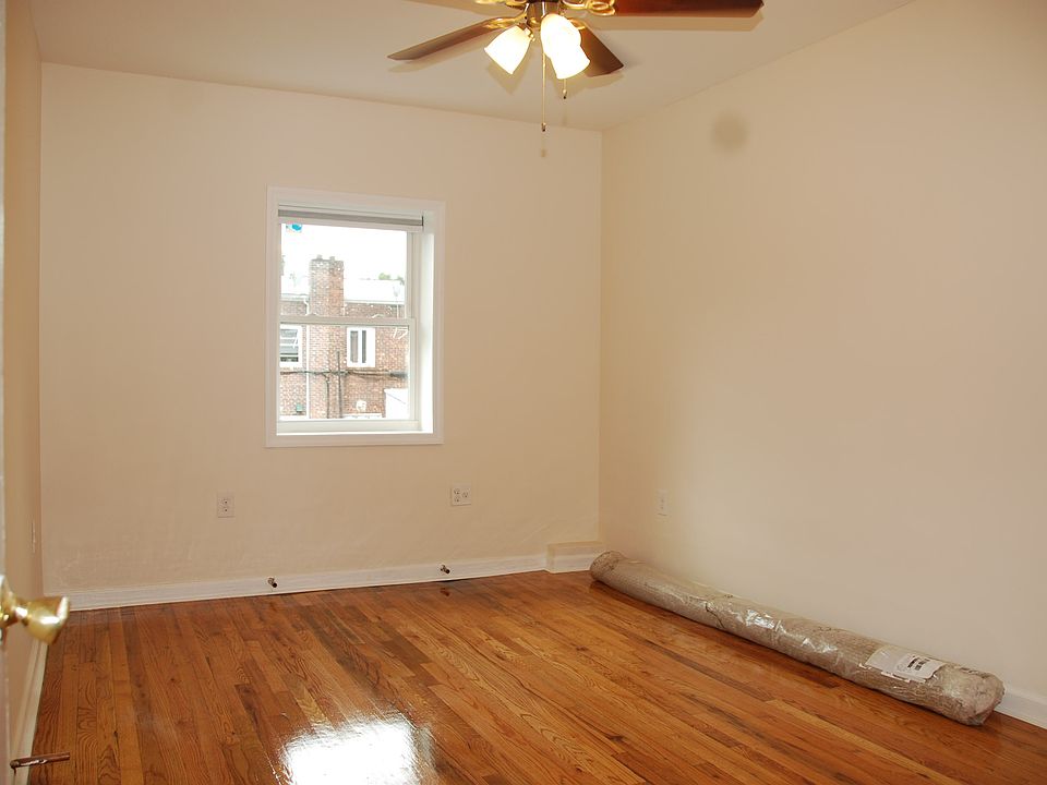 Smaller Bedroom