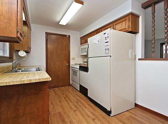 5th image of 3699 El Camino Dr