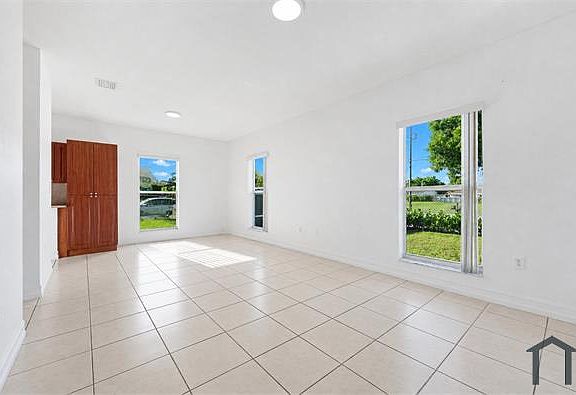 4th image of 10357 SW 178th St