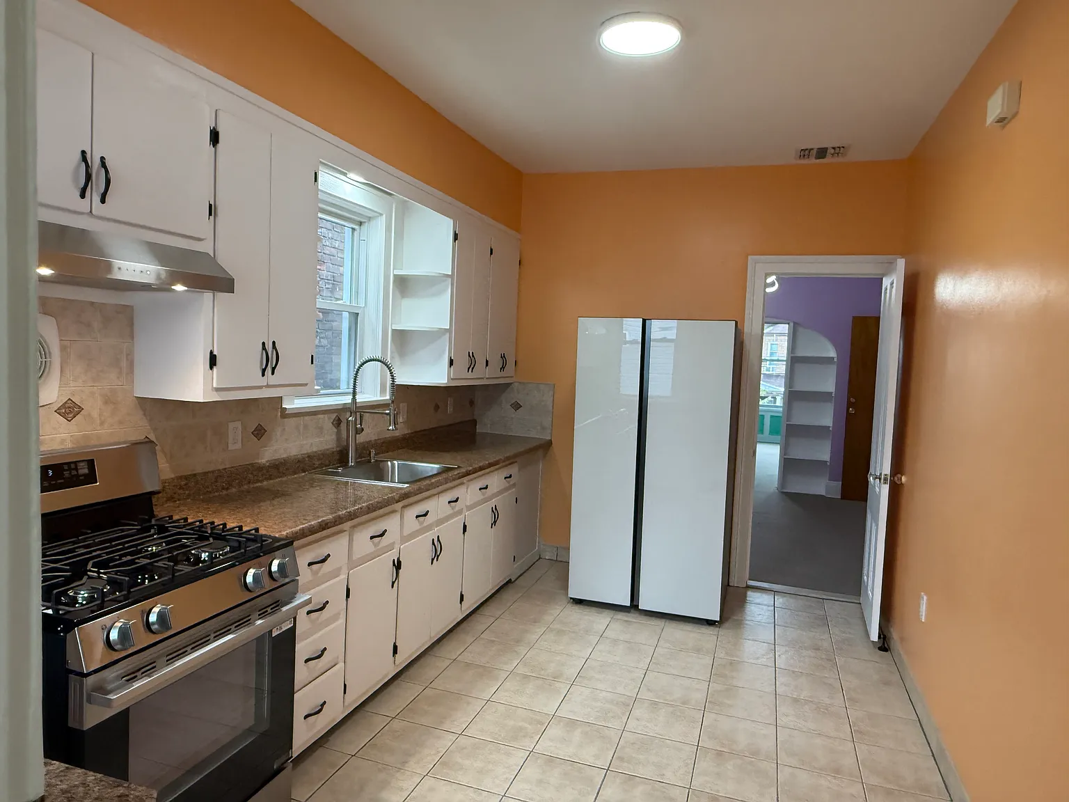 2 bed, 1200 sqft, $3,695 — Photo 2
