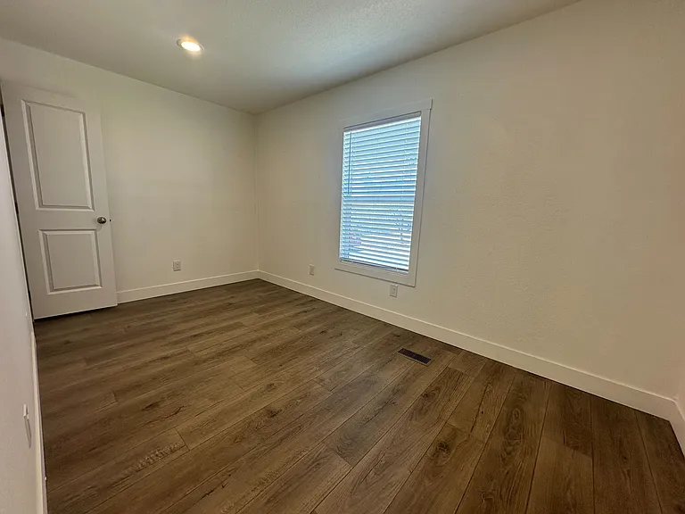 2060 N Ctr #411 — Photo 28