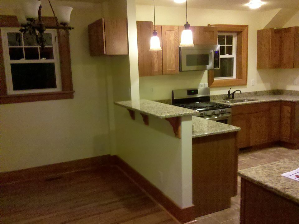beautiful remodeled kitchen with granite!