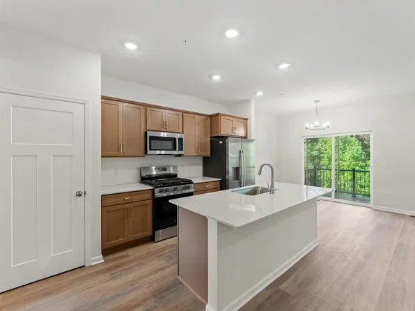 682 Tulare Ter, Newport, MN 55055