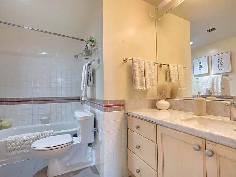 2600 2nd Ave #1808 — Photo 12