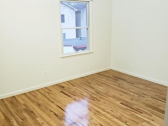 4th image of 103 Laidlaw Ave #2