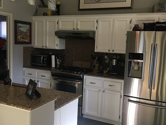 2nd image of 2895 Pine St