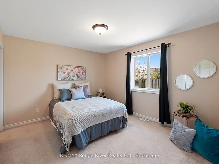 795 Munson Cres — Photo 19