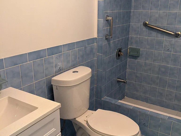 75 Webster Ave #1 — Photo 41