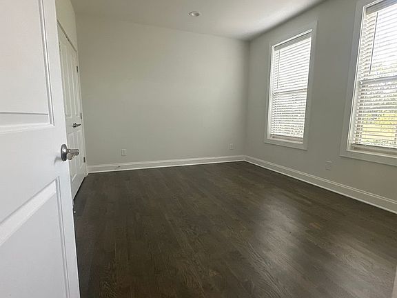 3rd image of 182 Greenbrook North Way
