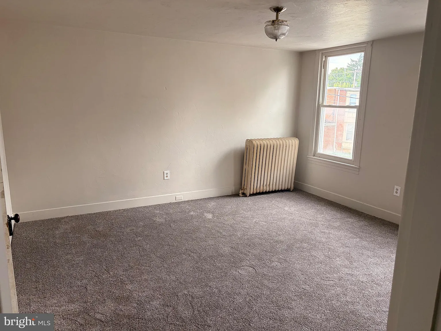 1 bed, 2320 sqft, $950 — Photo 4