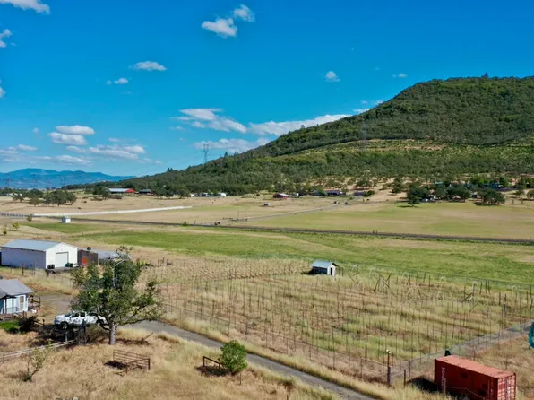 8791 Highway 234, Gold Hill, OR 97525