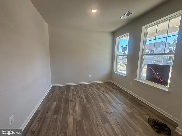 28 Forest Grove Ave #248 — Photo 6