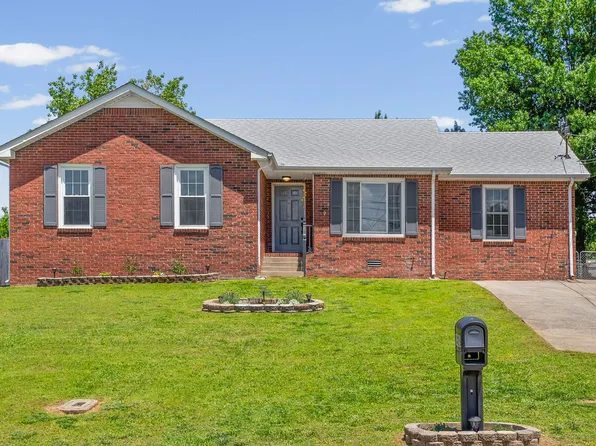1409 Janet Way Dr, Clarksville, TN 37042