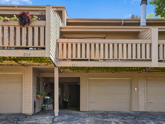 3rd image of 832 Stone Ridge Pl