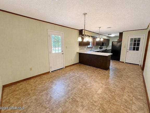 5th image of 720 Main St